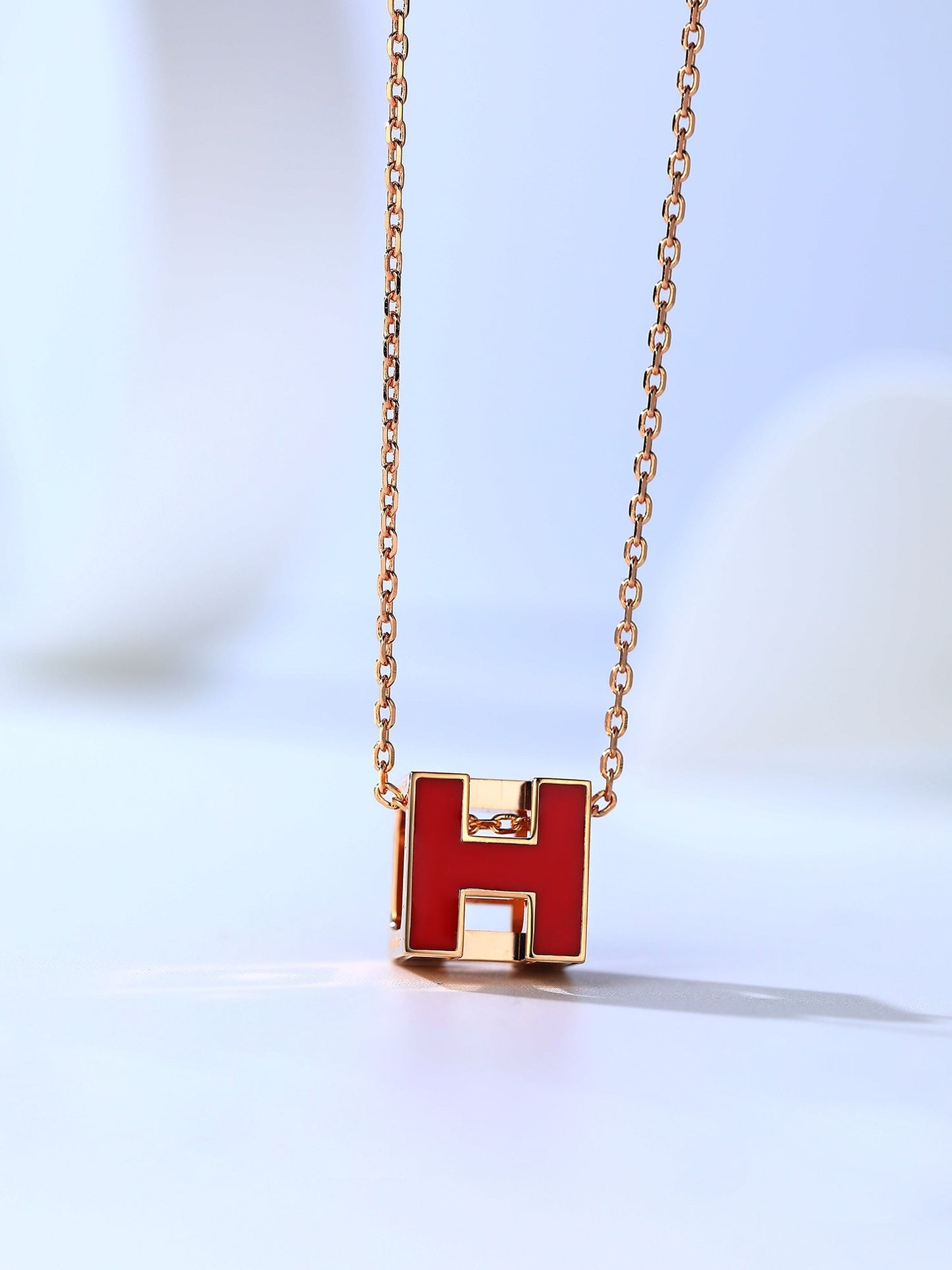 [Vellora Opalyn]H CAGE PINK GOLD NECKLACE