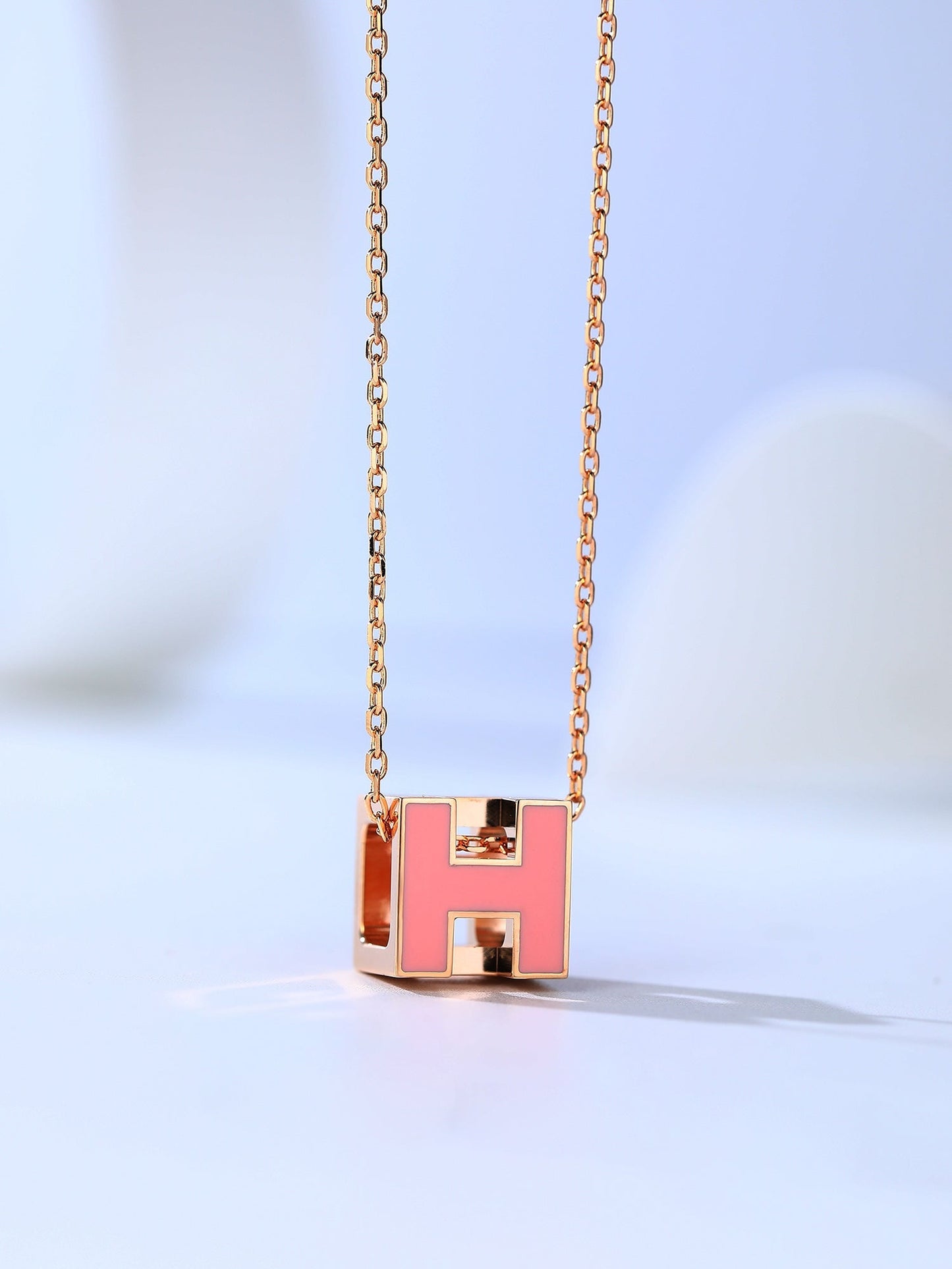 [Vellora Opalyn]H CAGE PINK GOLD NECKLACE