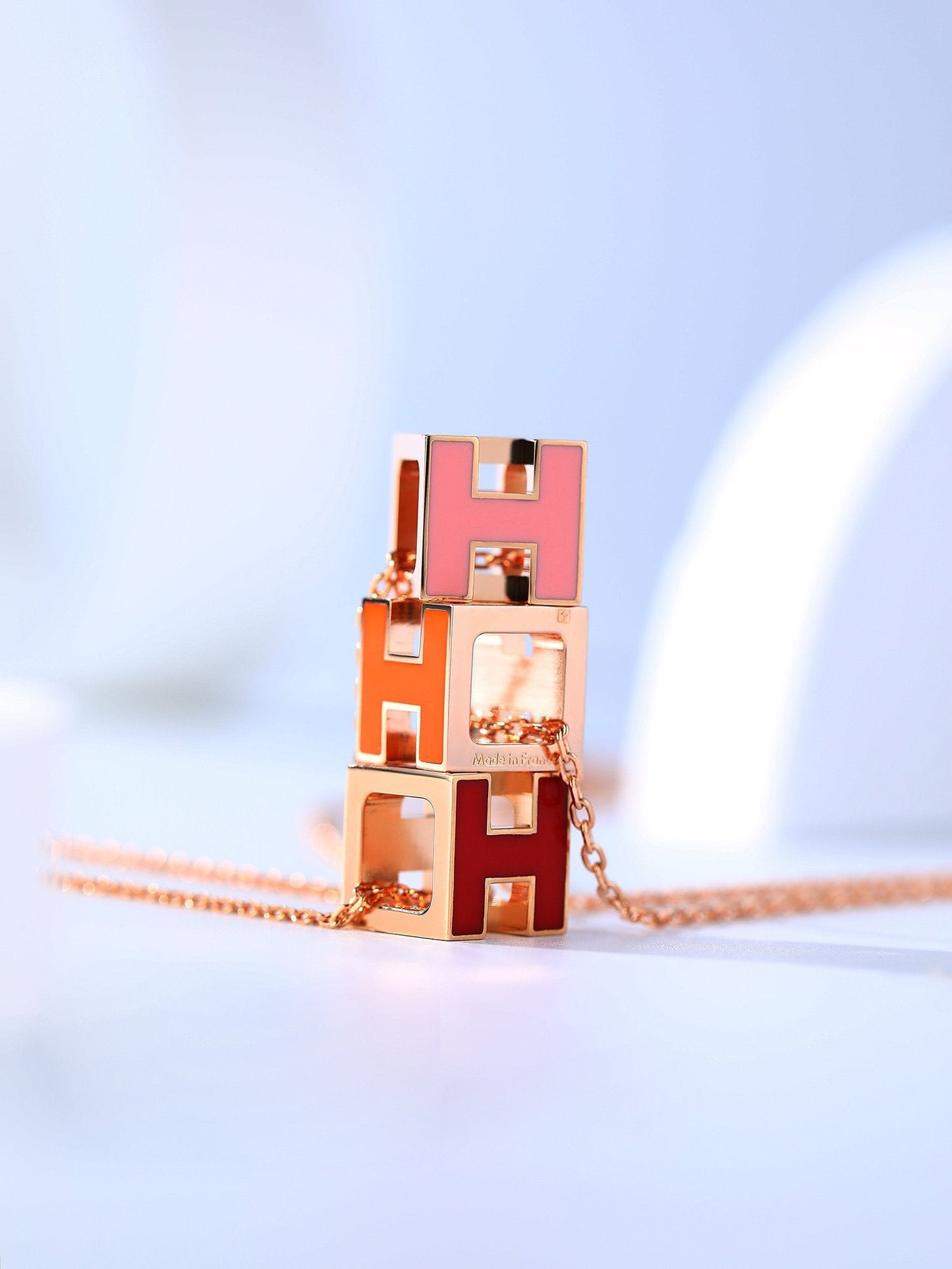 [Vellora Opalyn]H CAGE PINK GOLD NECKLACE