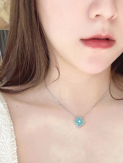 [Vellora Opalyn]CLOVER 1 DIAMOND LIGHT BLUE SILVER NECKLACE