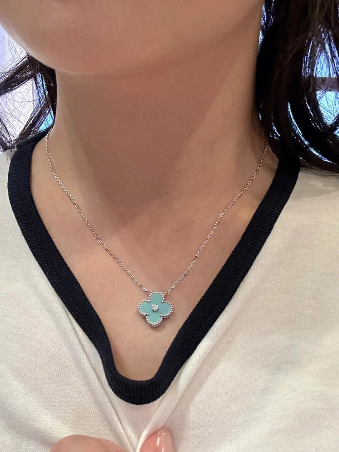 [Vellora Opalyn]CLOVER 1 DIAMOND LIGHT BLUE SILVER NECKLACE