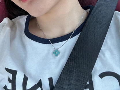 [Vellora Opalyn]CLOVER 1 DIAMOND LIGHT BLUE SILVER NECKLACE
