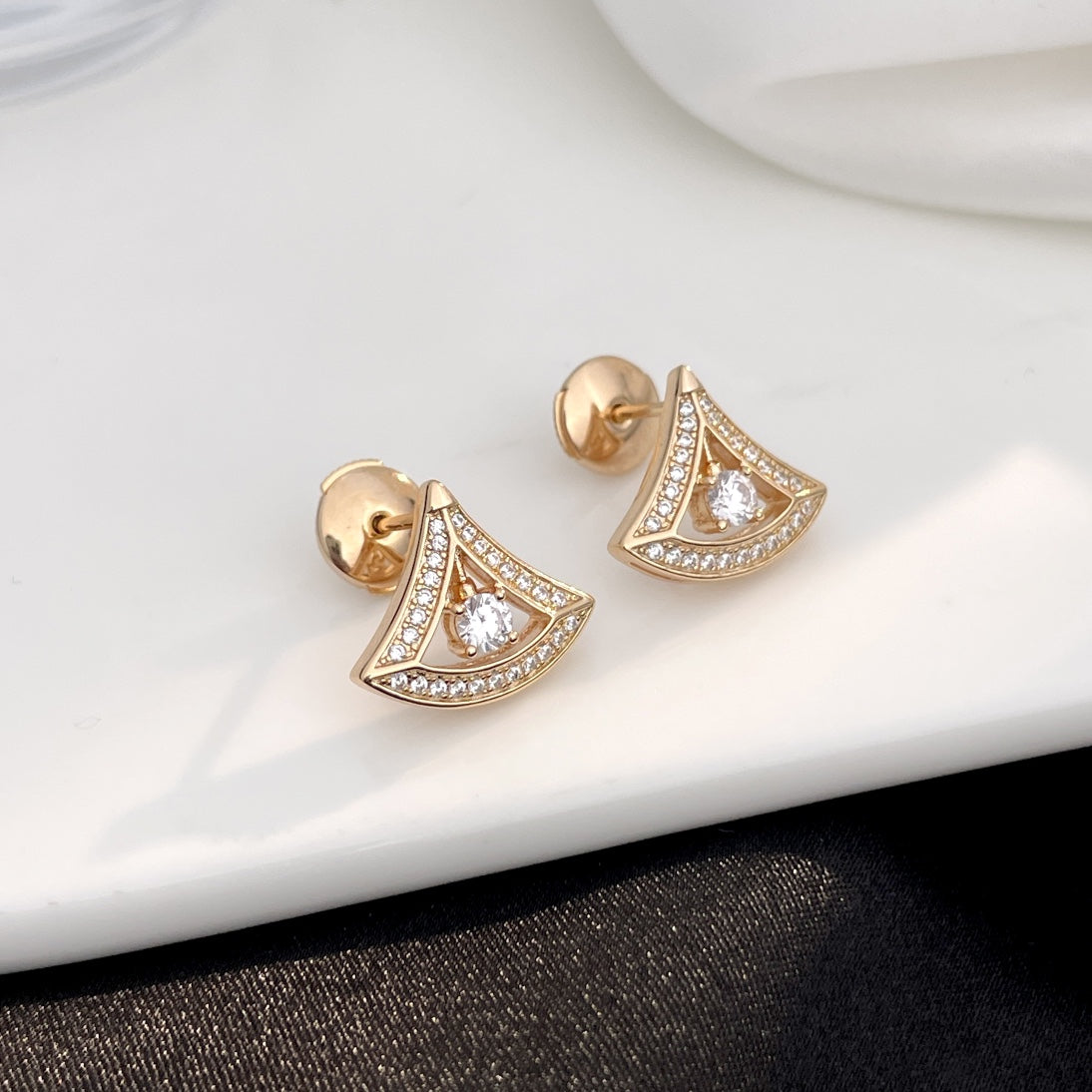 [Vellora Opalyn]DREAM MINI DIAMOND STUD EARRINGS