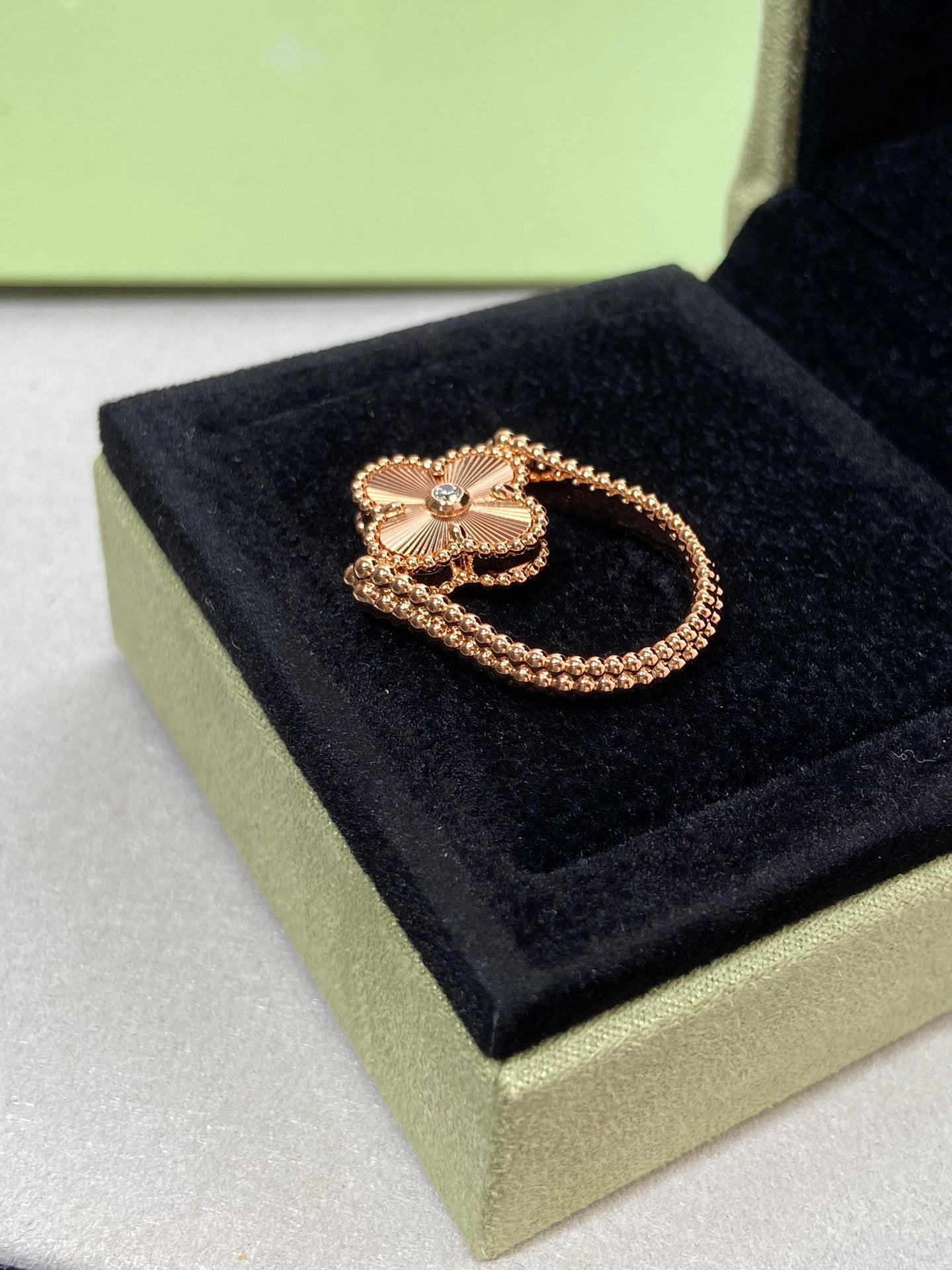 [Vellora Opalyn]CLOVER RIVERSIBLE ROSE GOLD RING