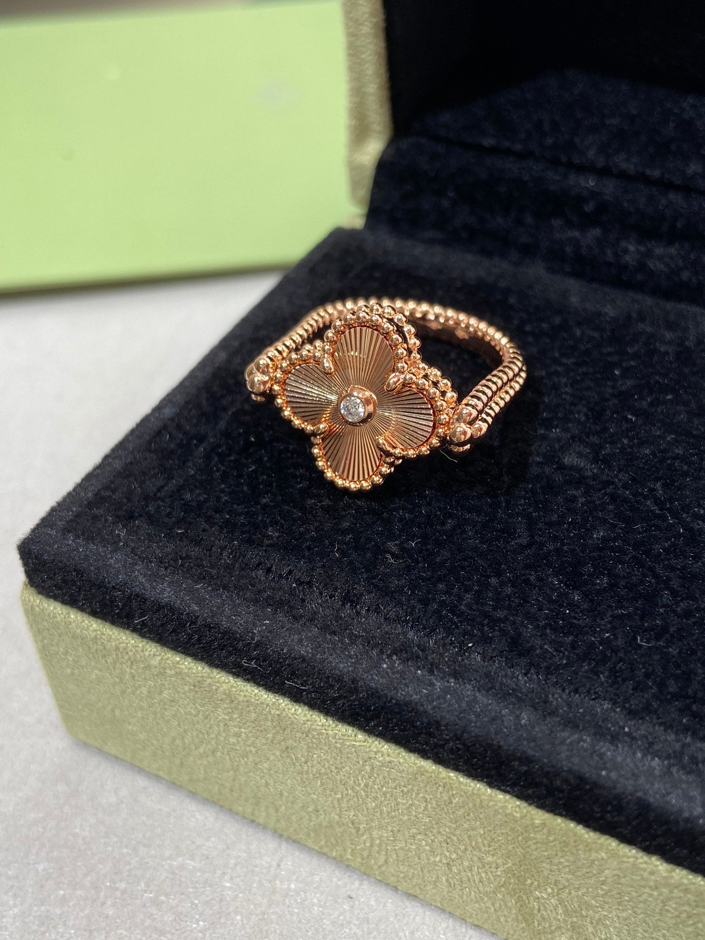 [Vellora Opalyn]CLOVER RIVERSIBLE ROSE GOLD RING