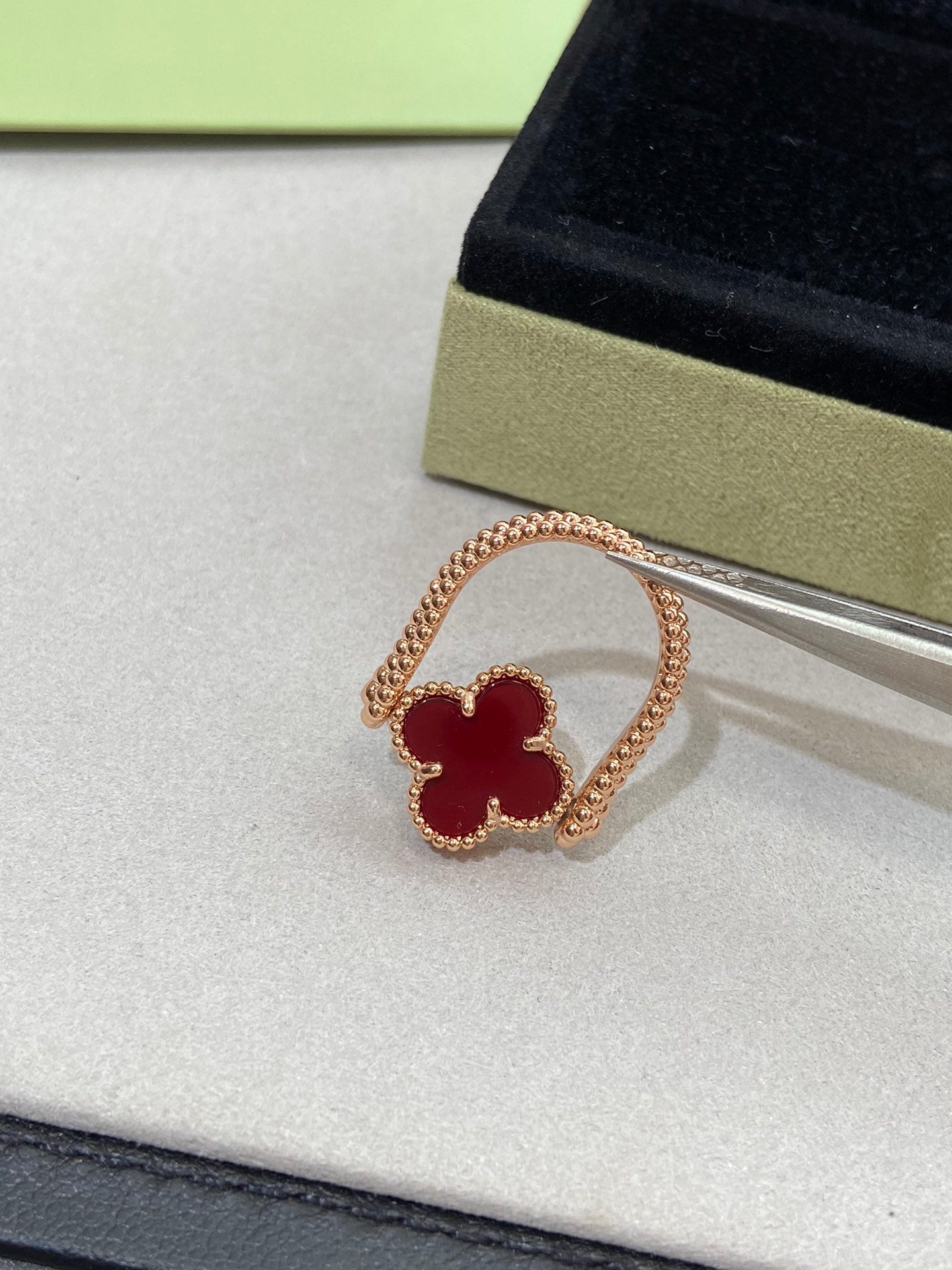 [Vellora Opalyn]CLOVER RIVERSIBLE ROSE GOLD RING