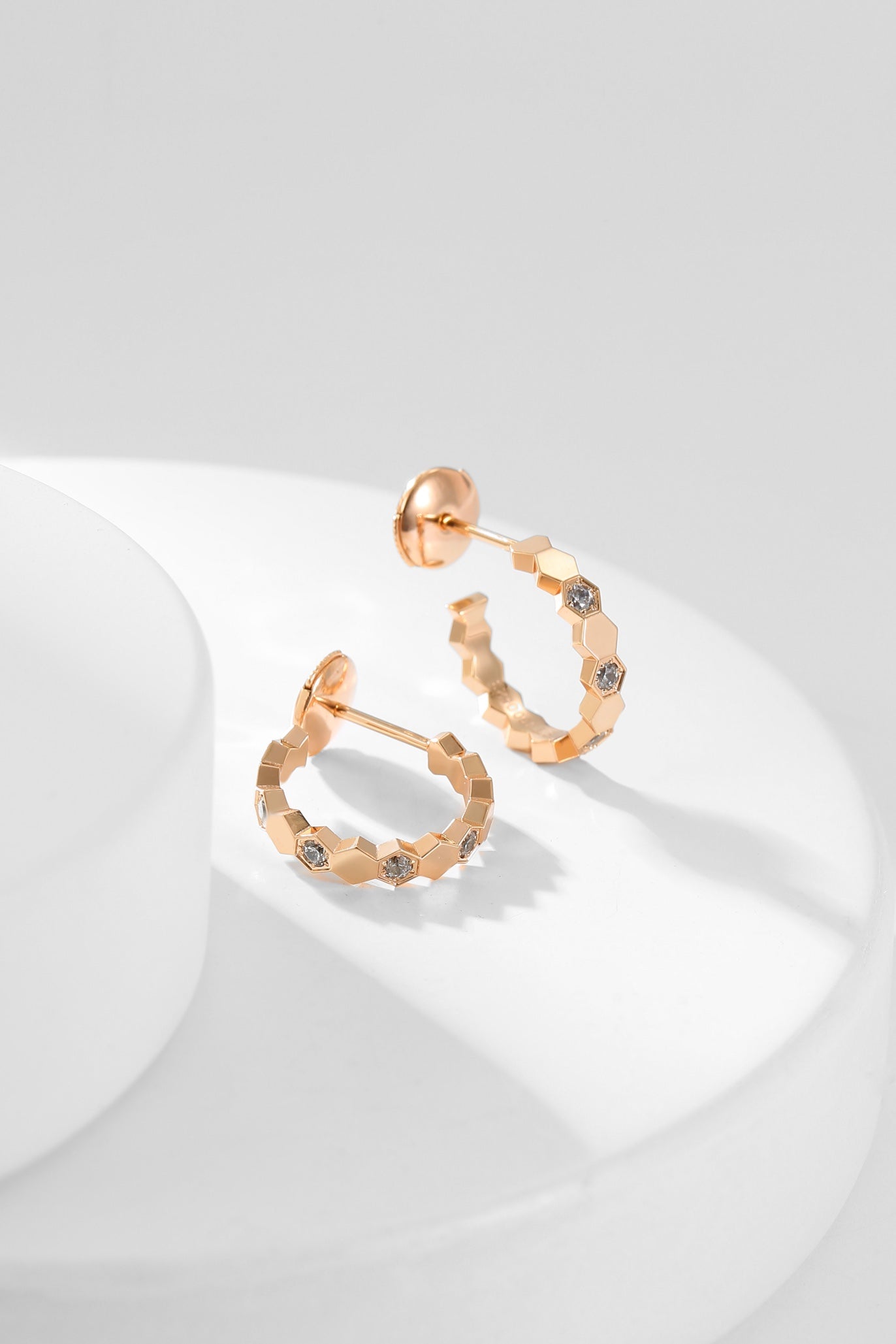 [Vellora Opalyn]BEE LOVE DIAMOND HOOP EARRINGS