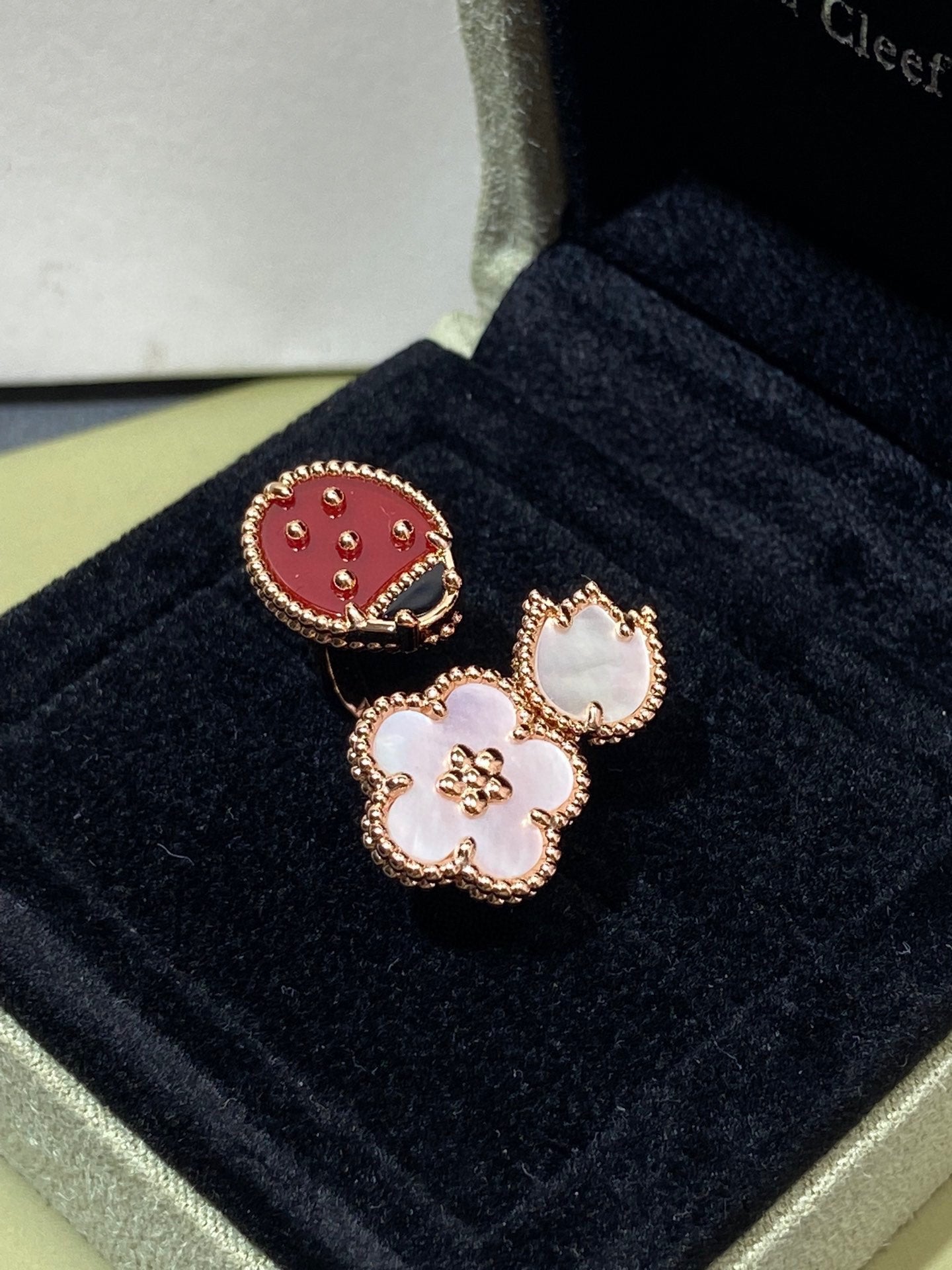 [Vellora Opalyn]LUCKY 3 MOTIF ROSE GOLD RING