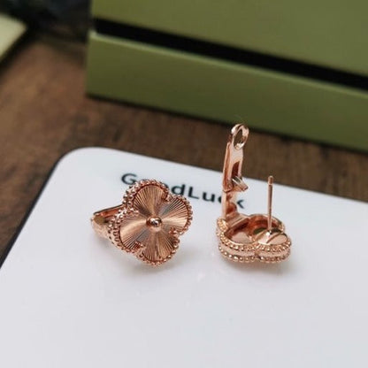 [Vellora Opalyn]CLOVER MEDIUM STUD EARRINGS