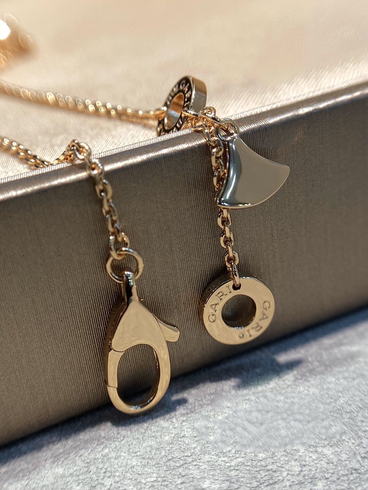 [Vellora Opalyn]DREAM MOP DIAMOND PAVED PINK GOLD NECKLACE