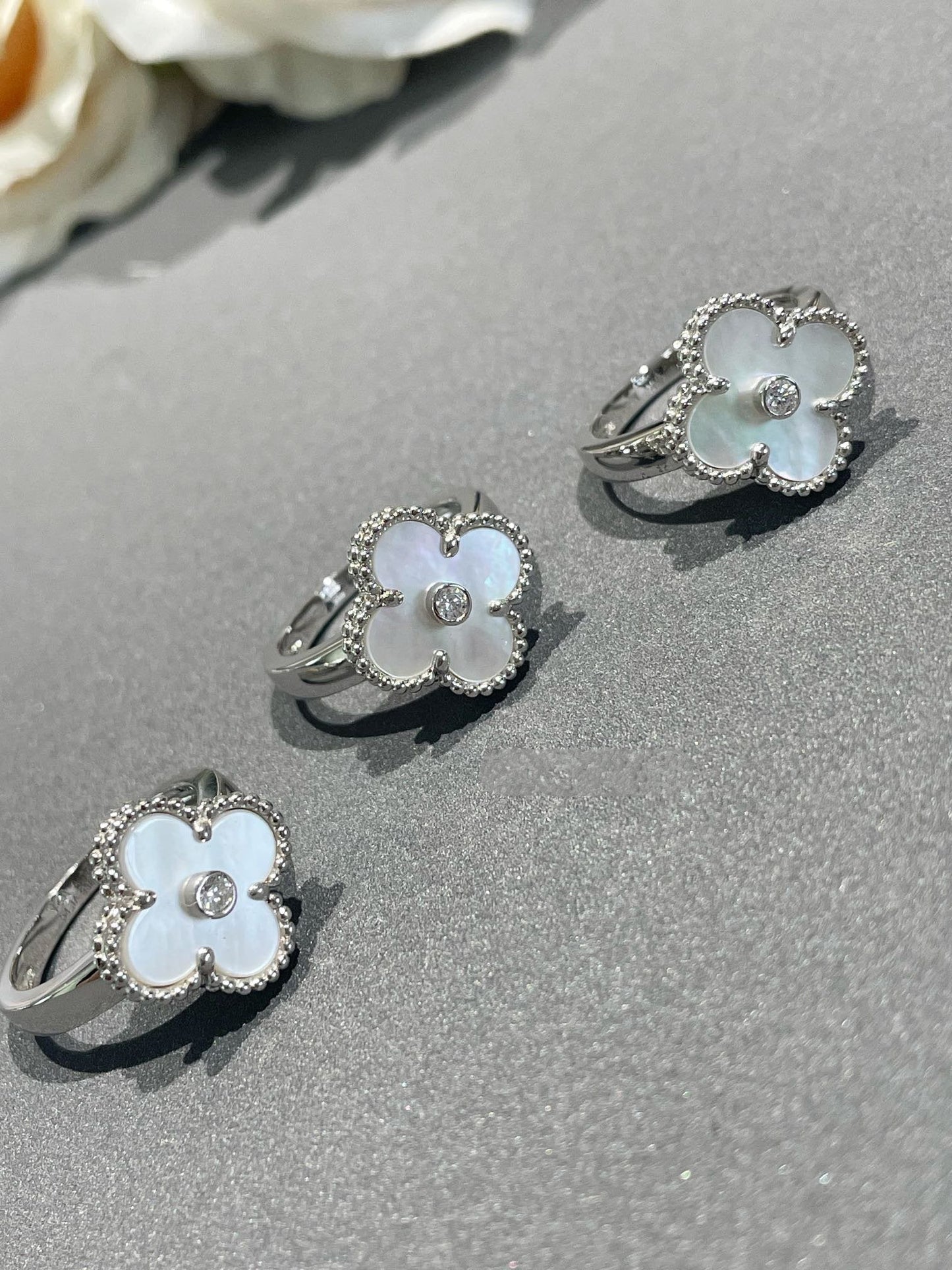 [Vellora Opalyn]CLOVER SILVER MOP DIAMOND RING