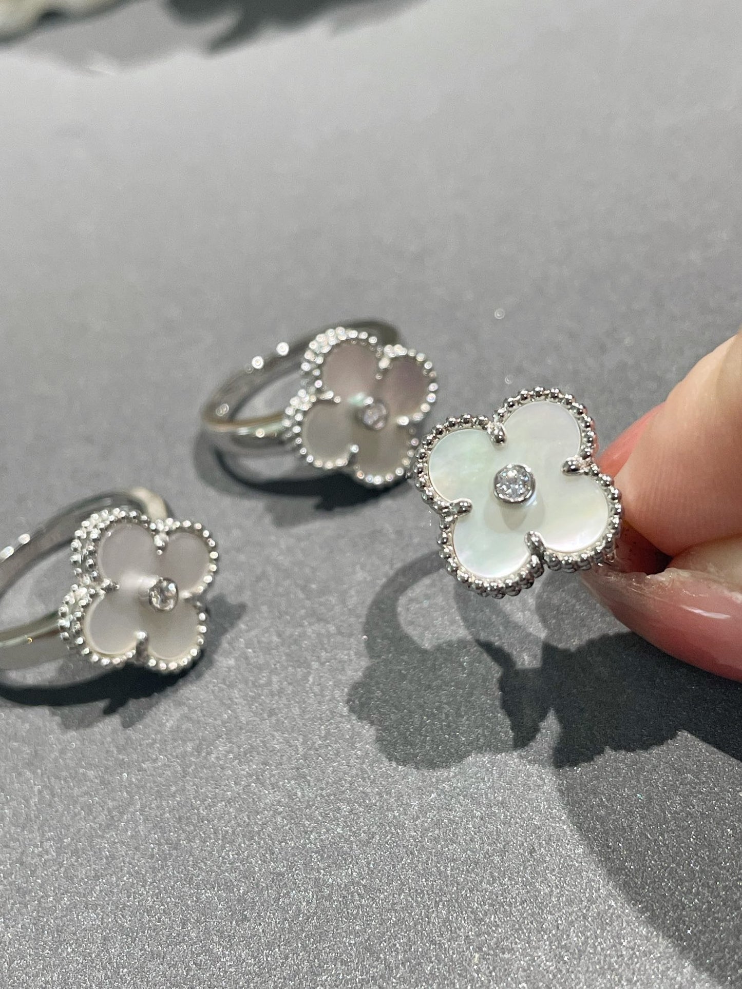 [Vellora Opalyn]CLOVER SILVER MOP DIAMOND RING