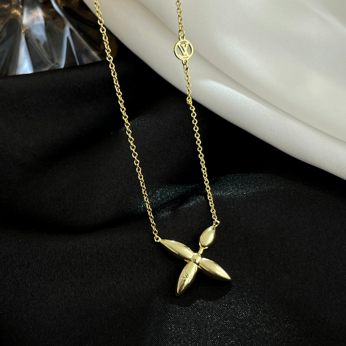 [Vellora Opalyn]LOUISETTE GOLD NECKLACE