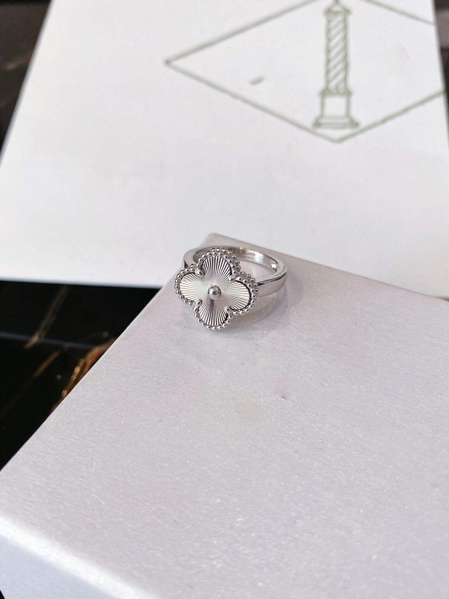 [Vellora Opalyn]CLOVER SILVER RING