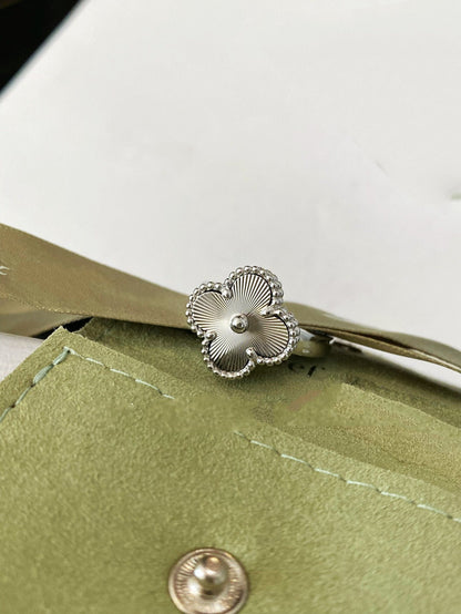 [Vellora Opalyn]CLOVER SILVER RING
