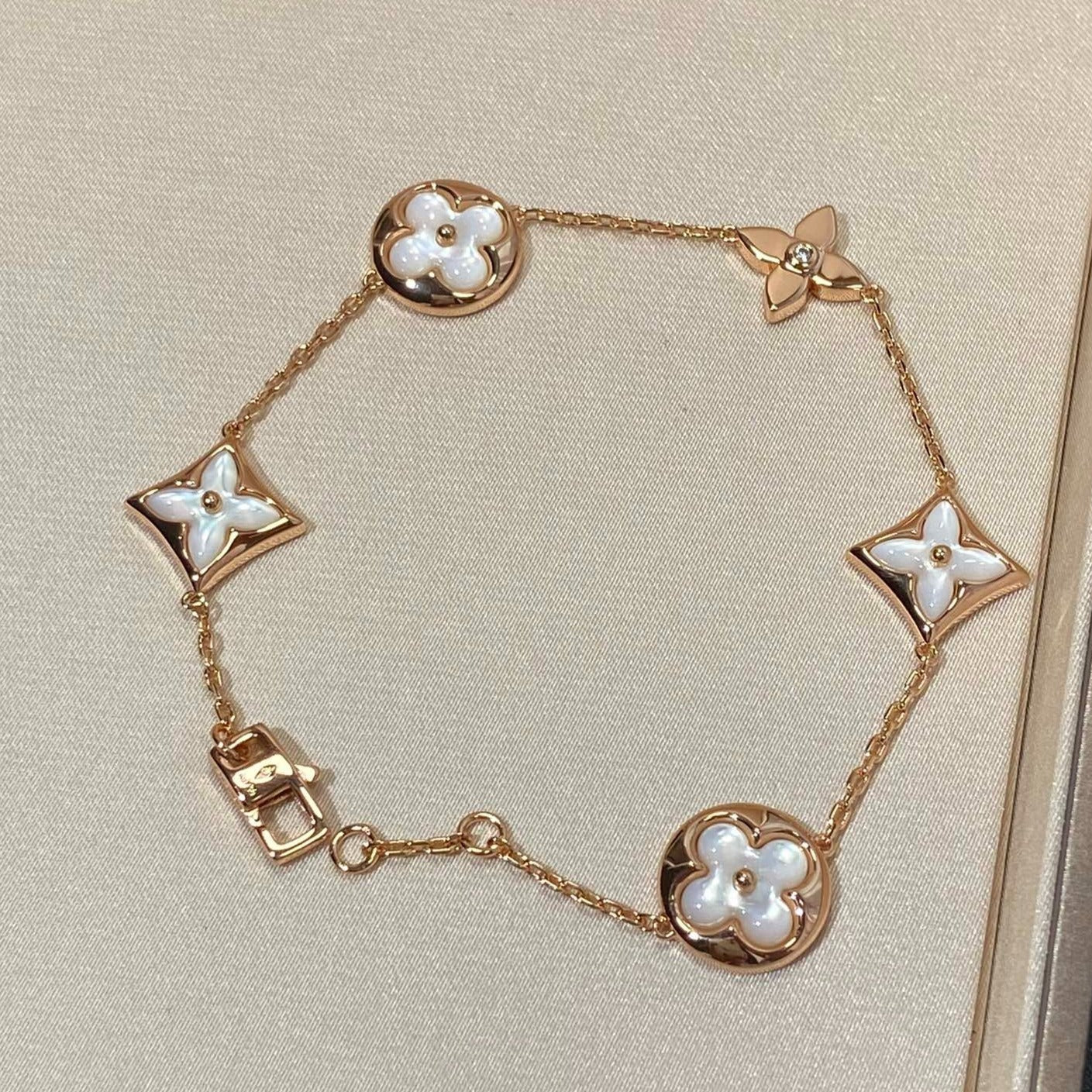 [Vellora Opalyn]STAR AND SUN 5 MOTIF MOP PINK GOLD BRACELET