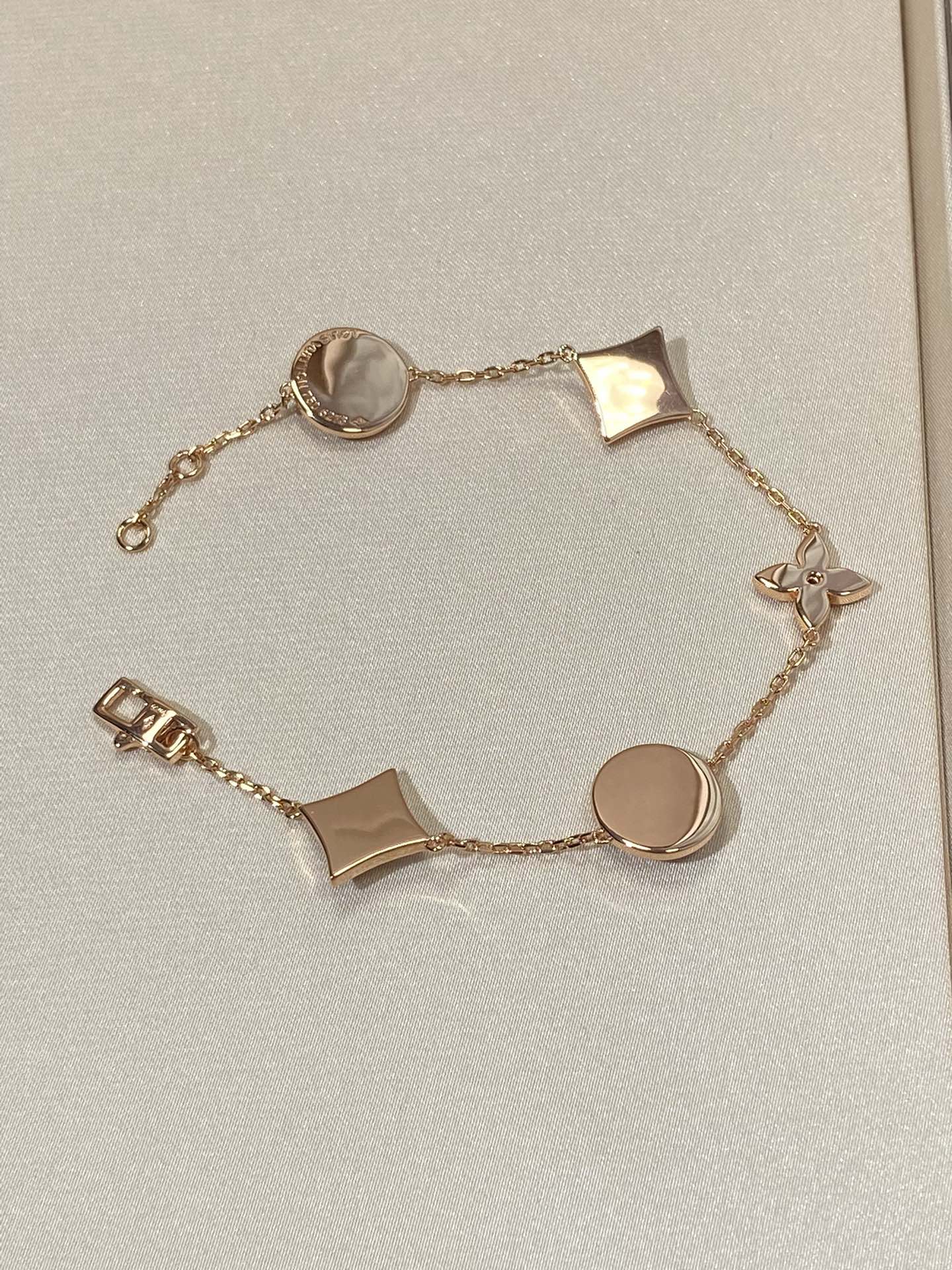 [Vellora Opalyn]STAR AND SUN 5 MOTIF MOP PINK GOLD BRACELET