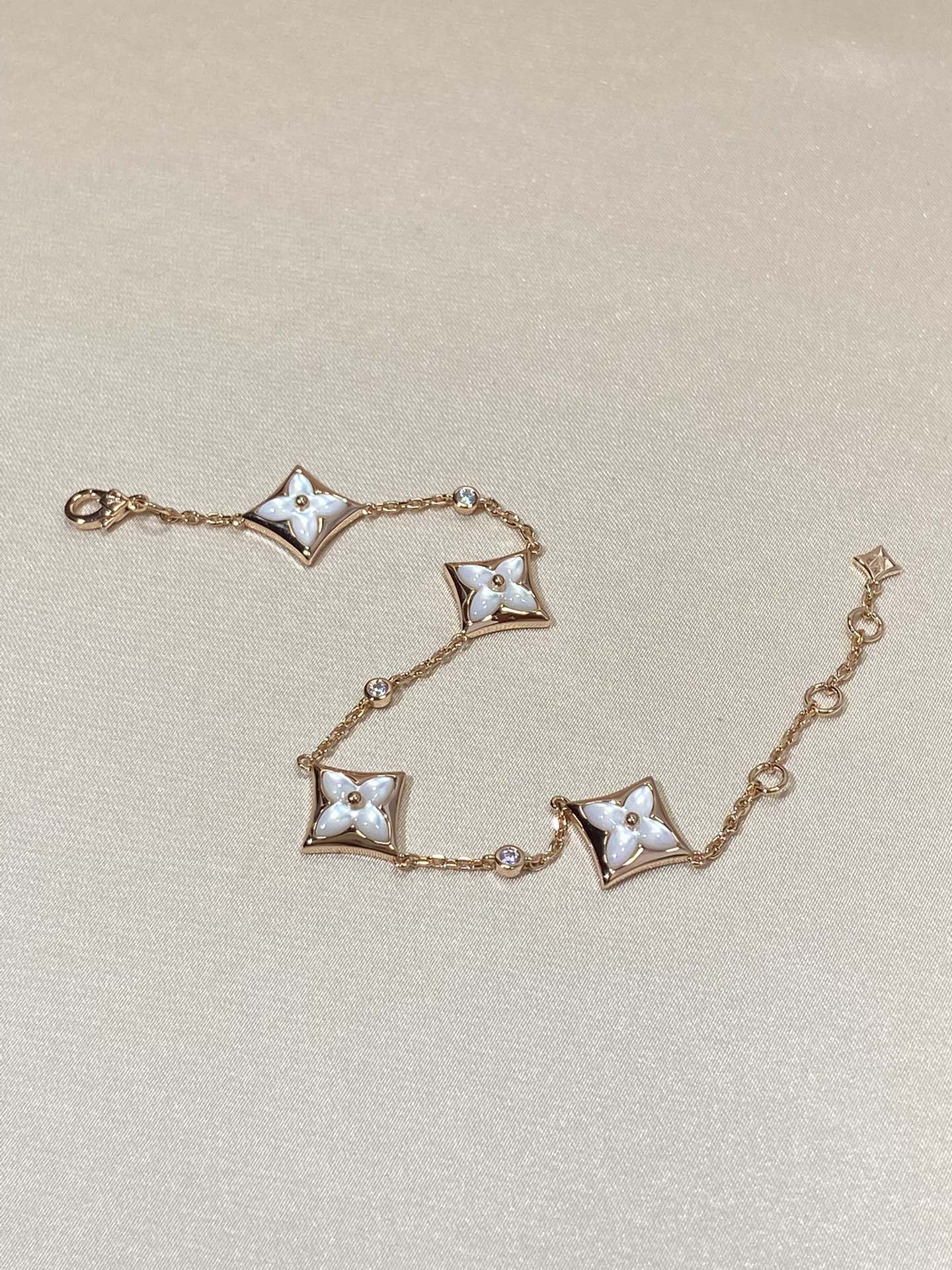 [Vellora Opalyn]STAR 4 MOTIF MOP DIAMOND PINK GOLD BRACELET