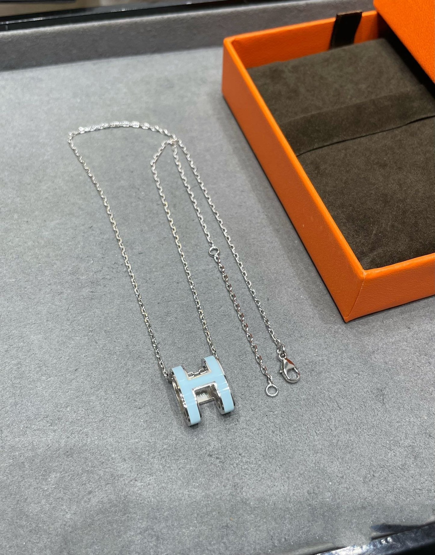 [Vellora Opalyn]POP H SKY BLUE NECKLACE