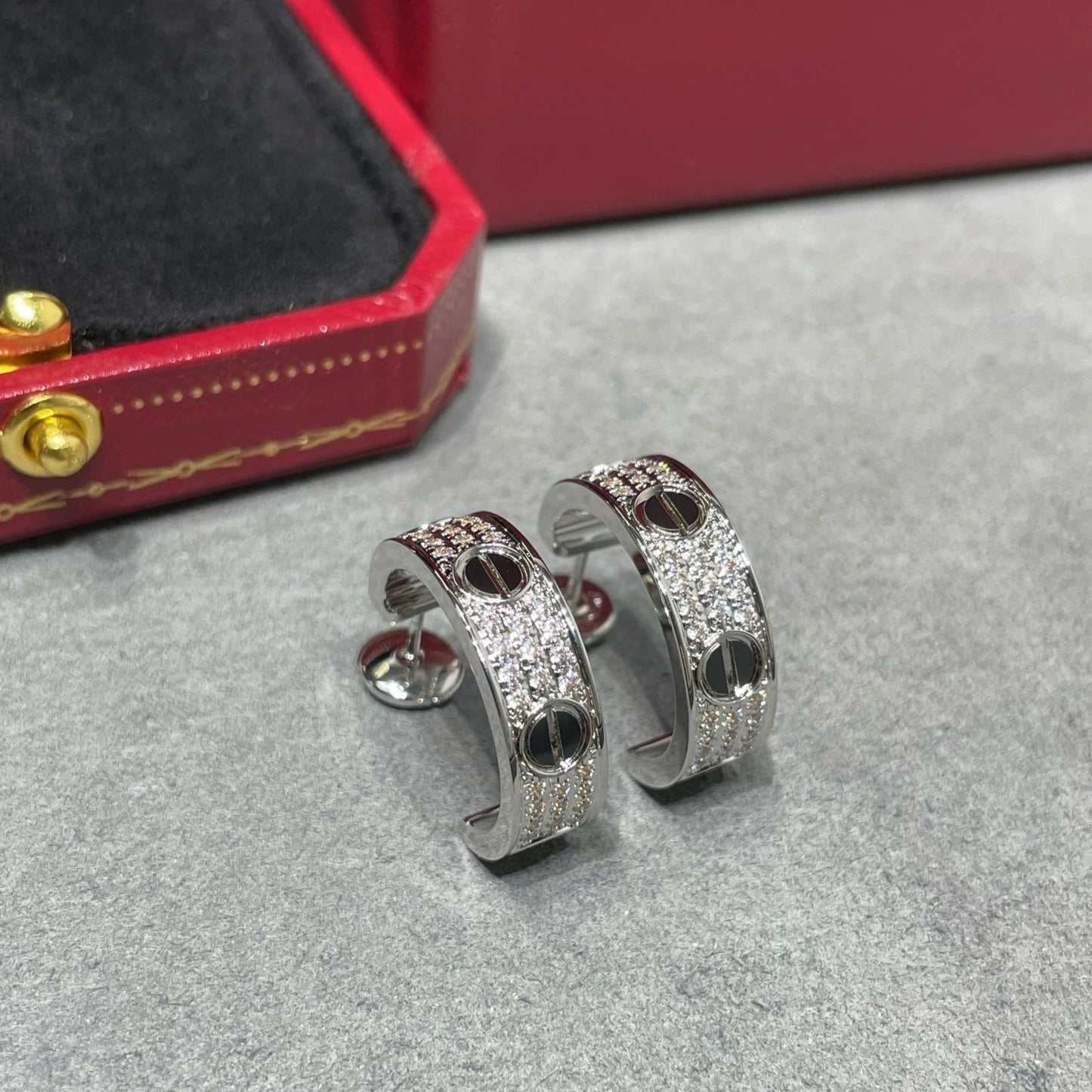 [Vellora Opalyn]LOVE CERAMIC DIAMOND PAVED SILVER EARRINGS