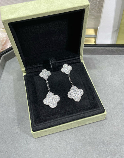 [Vellora Opalyn]CLOVER 2 MOTIFS DIAMOND PAVED SILVER EARRINGS