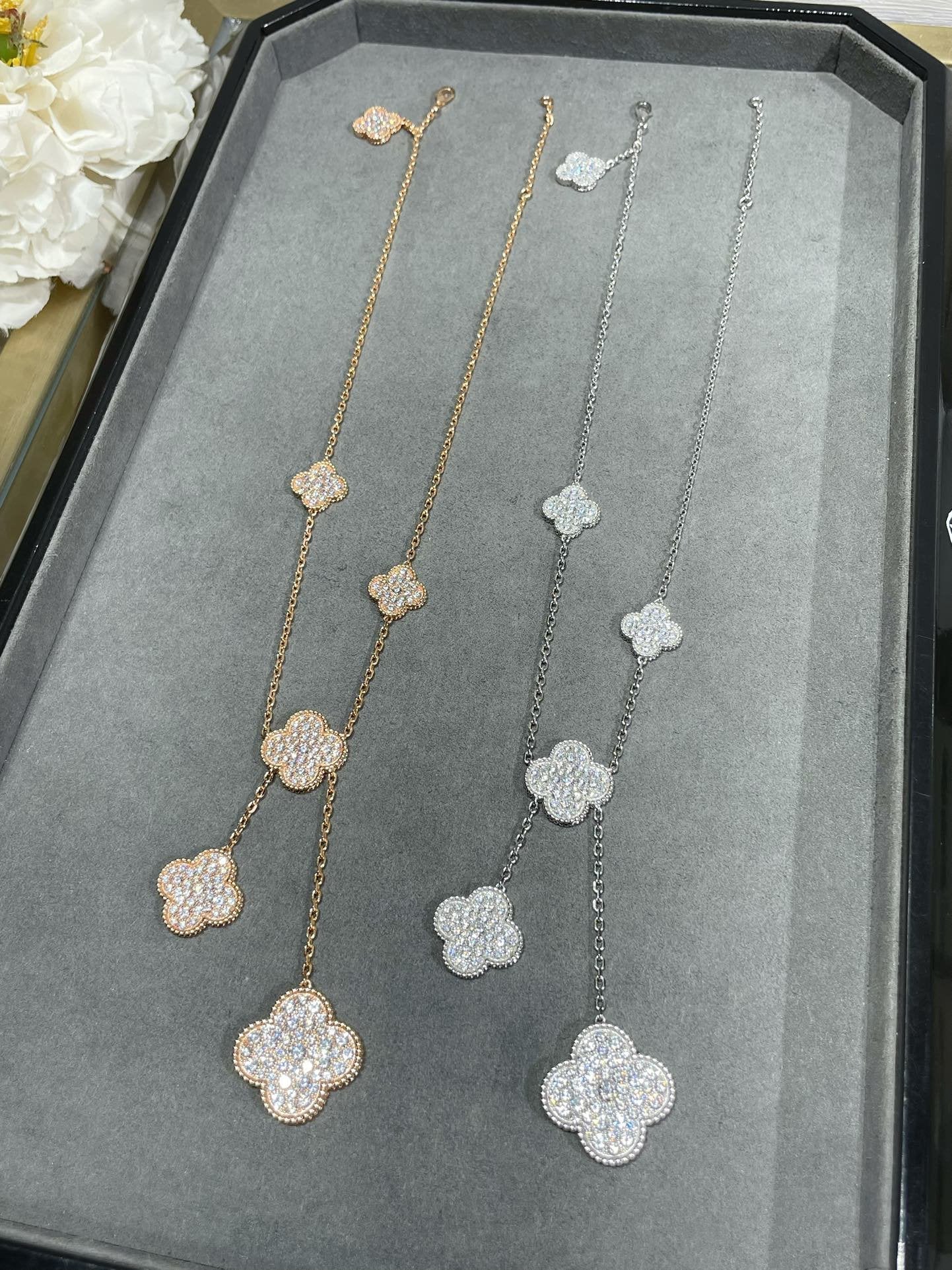[Vellora Opalyn]CLOVER 6 MOTIF DIAMOND PAVED NECKLACE