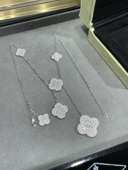 [Vellora Opalyn]CLOVER 6 MOTIF DIAMOND PAVED NECKLACE