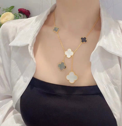 [Vellora Opalyn]CLOVER 6 MOTIF MOP ONYX GOLD NECKLACE