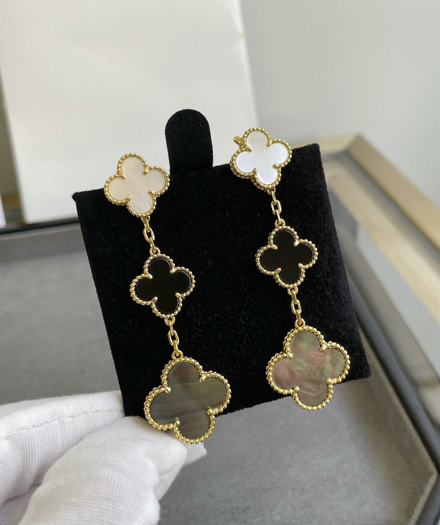 [Vellora Opalyn]CLOVER 3 MOTIF MOP ONYX DARK MOP PINK GOLD EARRINGS