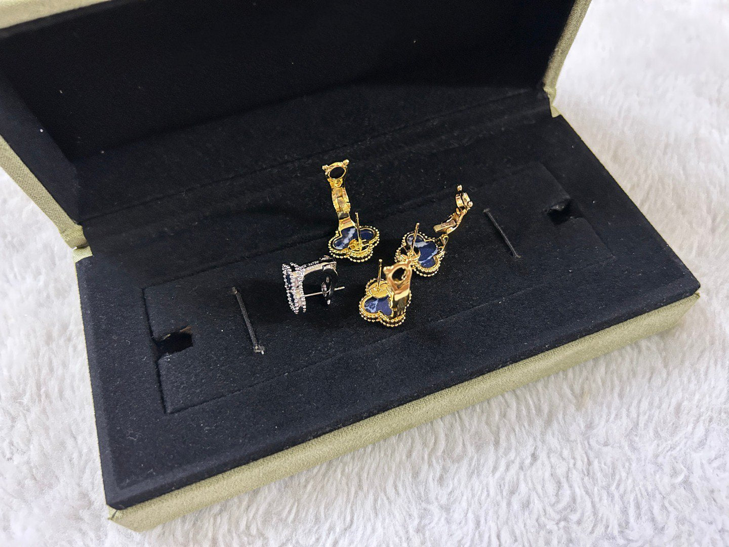 [Vellora Opalyn]CLOVER PIETERSITE MEDIUM STUD EARRINGS