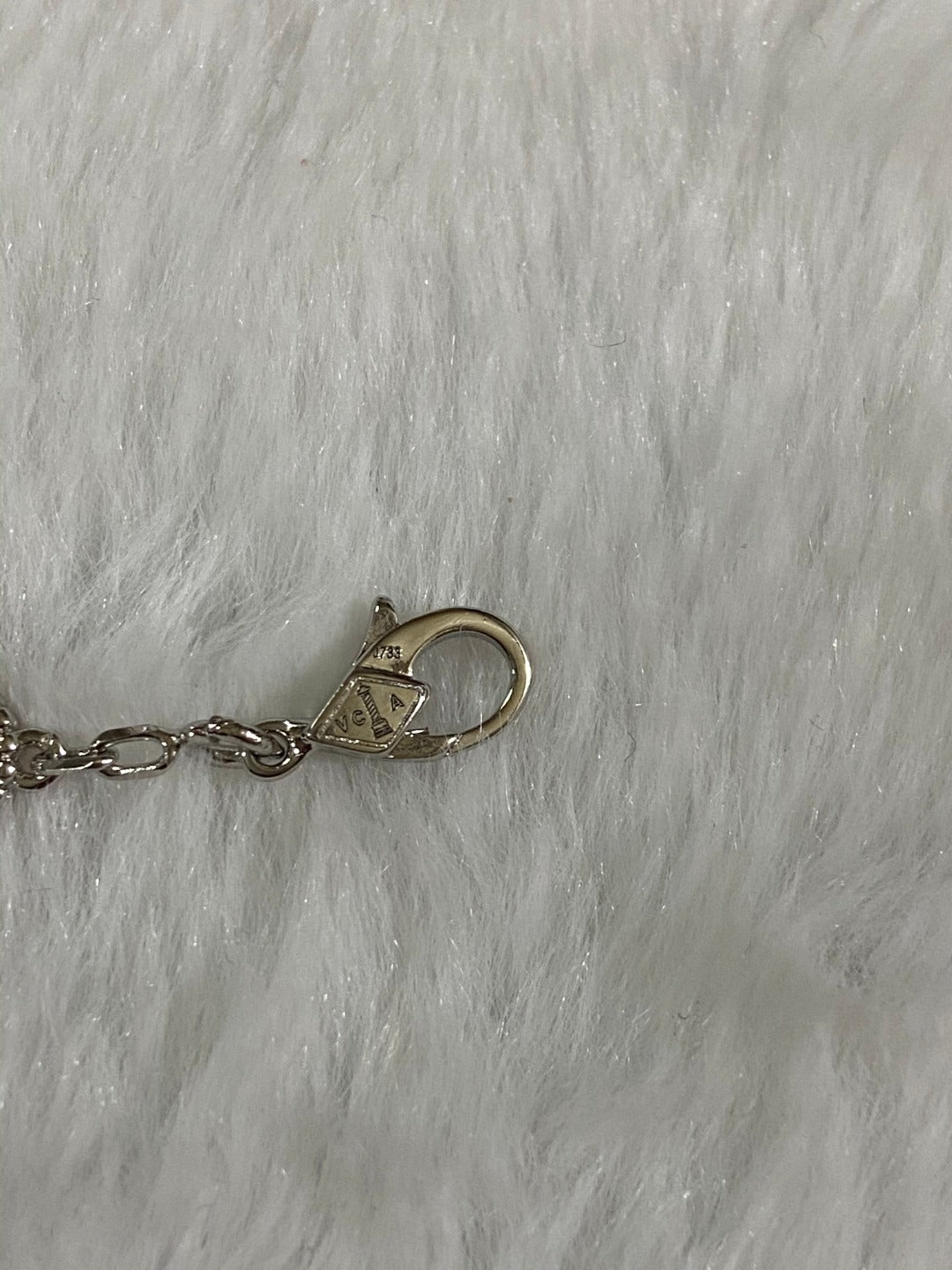 [Vellora Opalyn]CLOVER 1 MOTIF PIETERSITE BRACELET