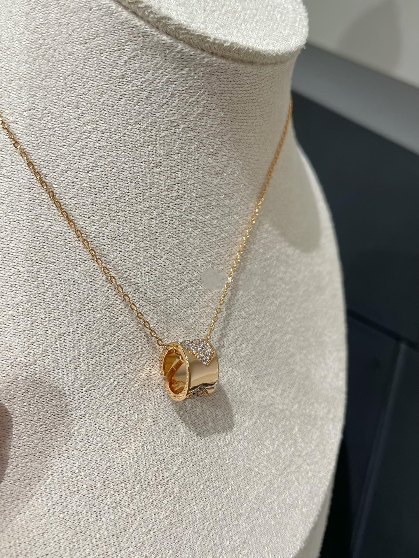 [Vellora Opalyn]LIENS EVIDENCE DIAMOND PAVED NECKLACE