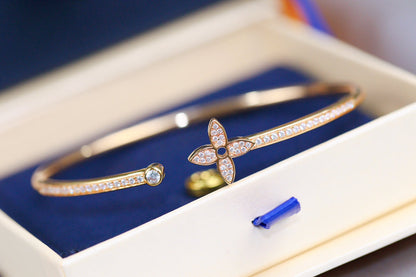 [Vellora Opalyn]IDYLLE PINK GOLD OPEN BRACELET DIAMOND PAVED