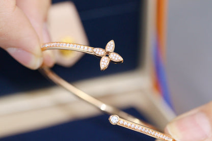 [Vellora Opalyn]IDYLLE PINK GOLD OPEN BRACELET DIAMOND PAVED