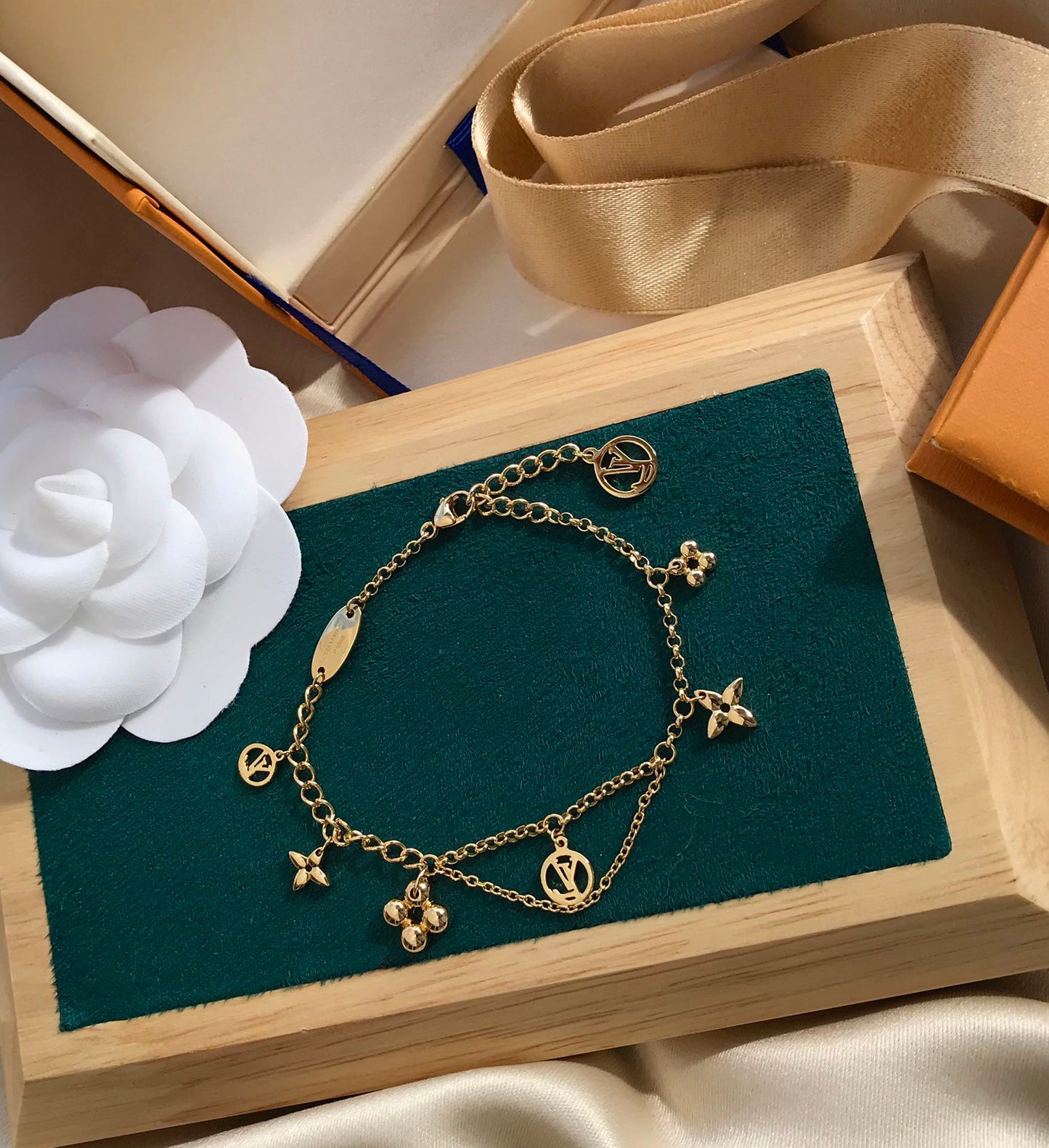 [Vellora Opalyn]BLOOMING PINK GOLD MOP BRACELET