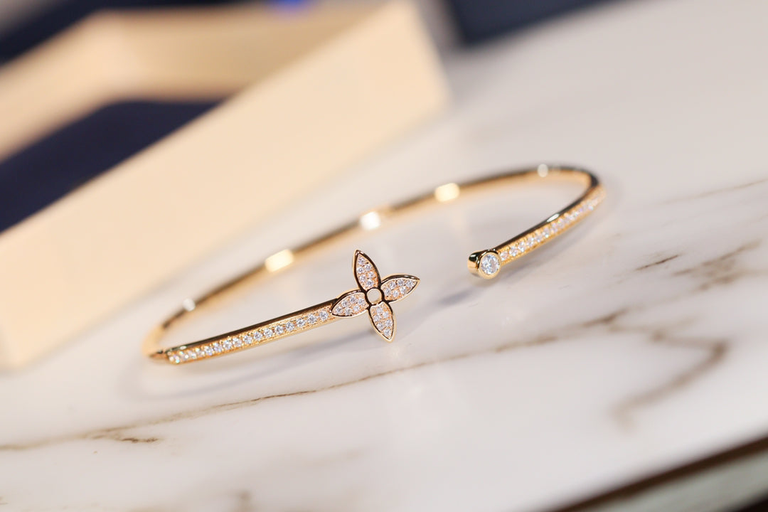 [Vellora Opalyn]IDYLLE GOLD OPEN BRACELET DIAMOND PAVED