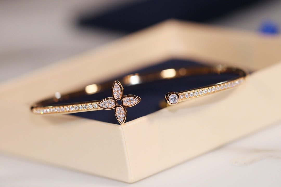 [Vellora Opalyn]IDYLLE GOLD OPEN BRACELET DIAMOND PAVED