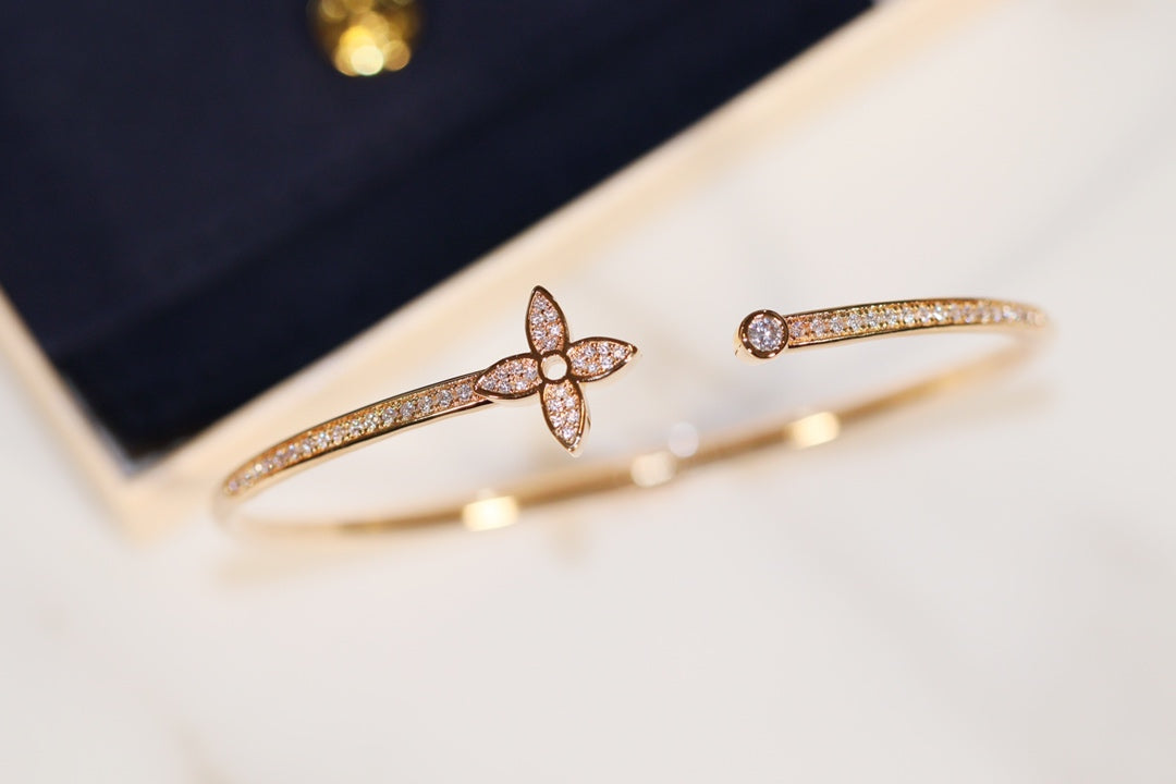 [Vellora Opalyn]IDYLLE GOLD OPEN BRACELET DIAMOND PAVED