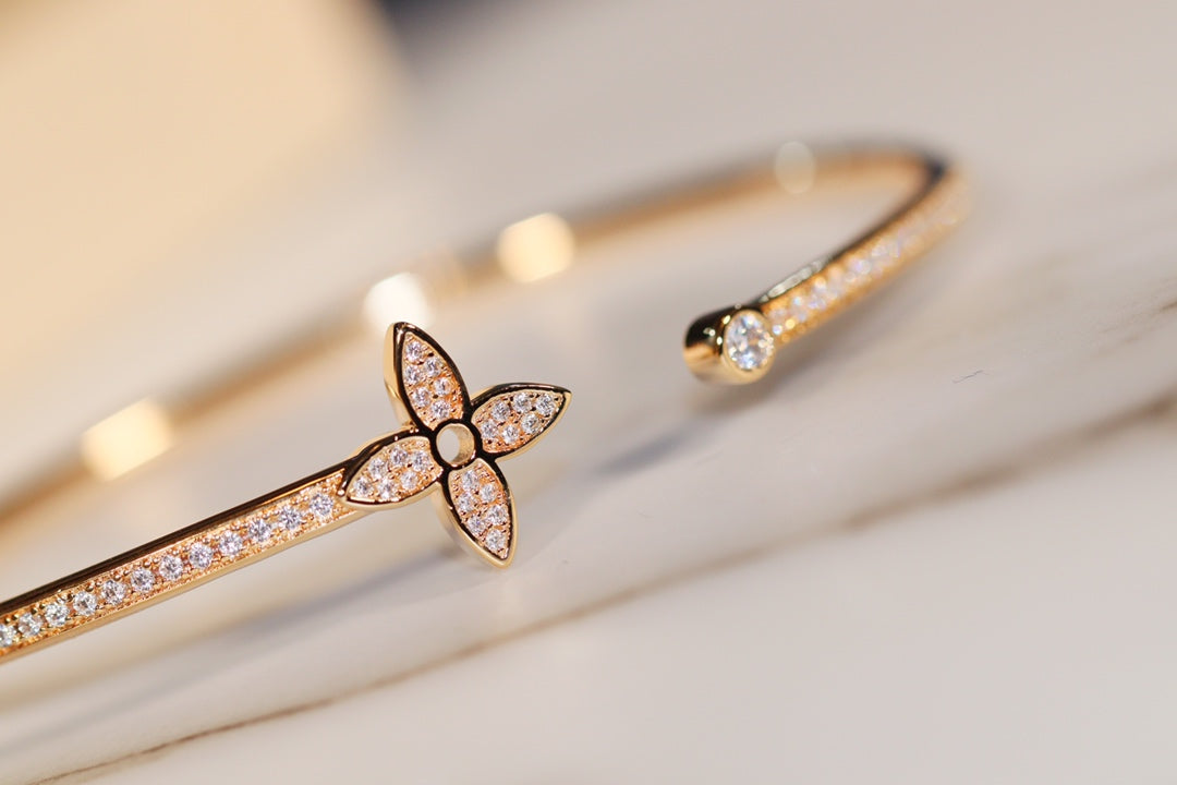 [Vellora Opalyn]IDYLLE GOLD OPEN BRACELET DIAMOND PAVED