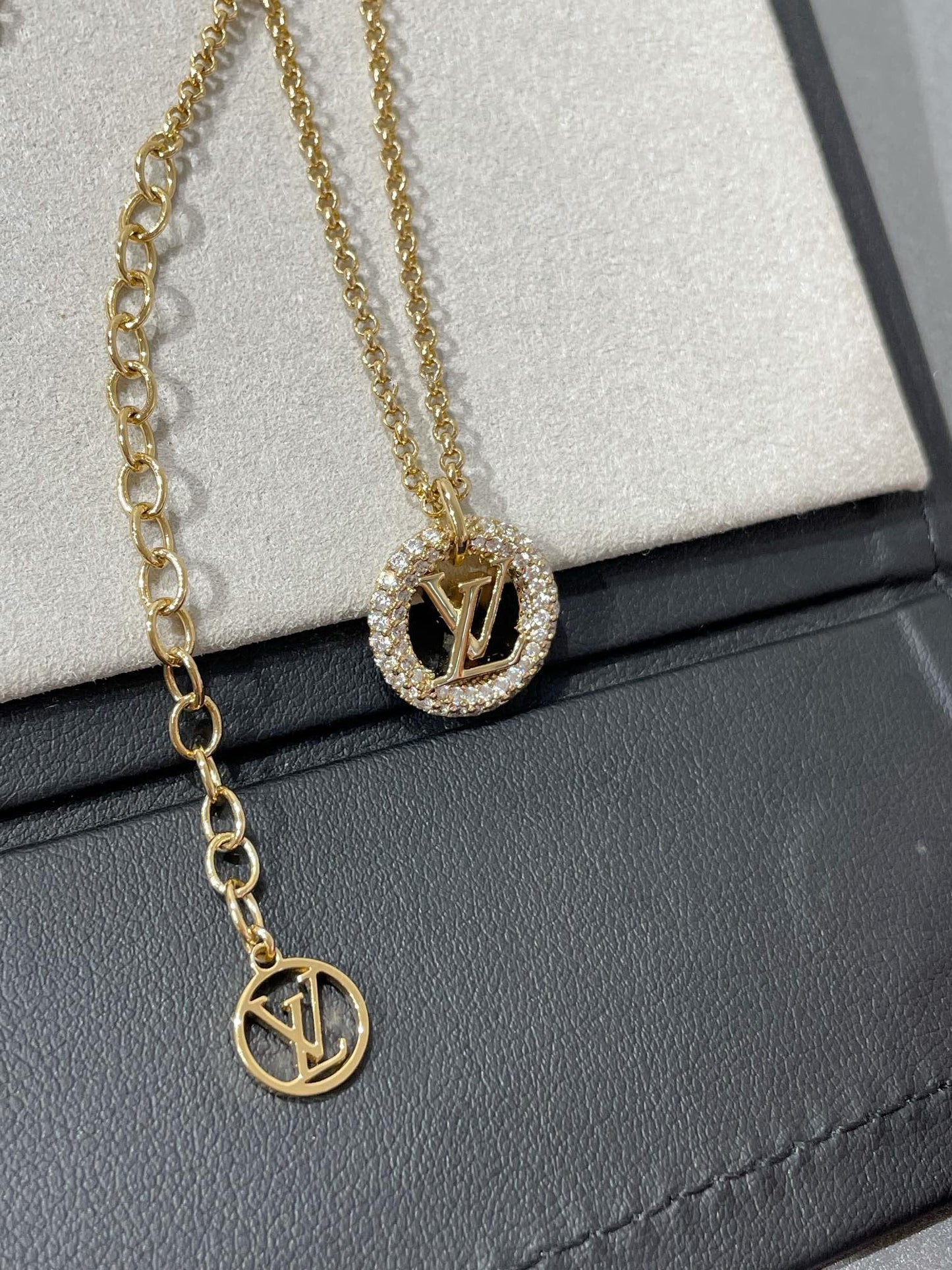 [Vellora Opalyn]BY NIGHT DIAMOND PAVED NECKLACE