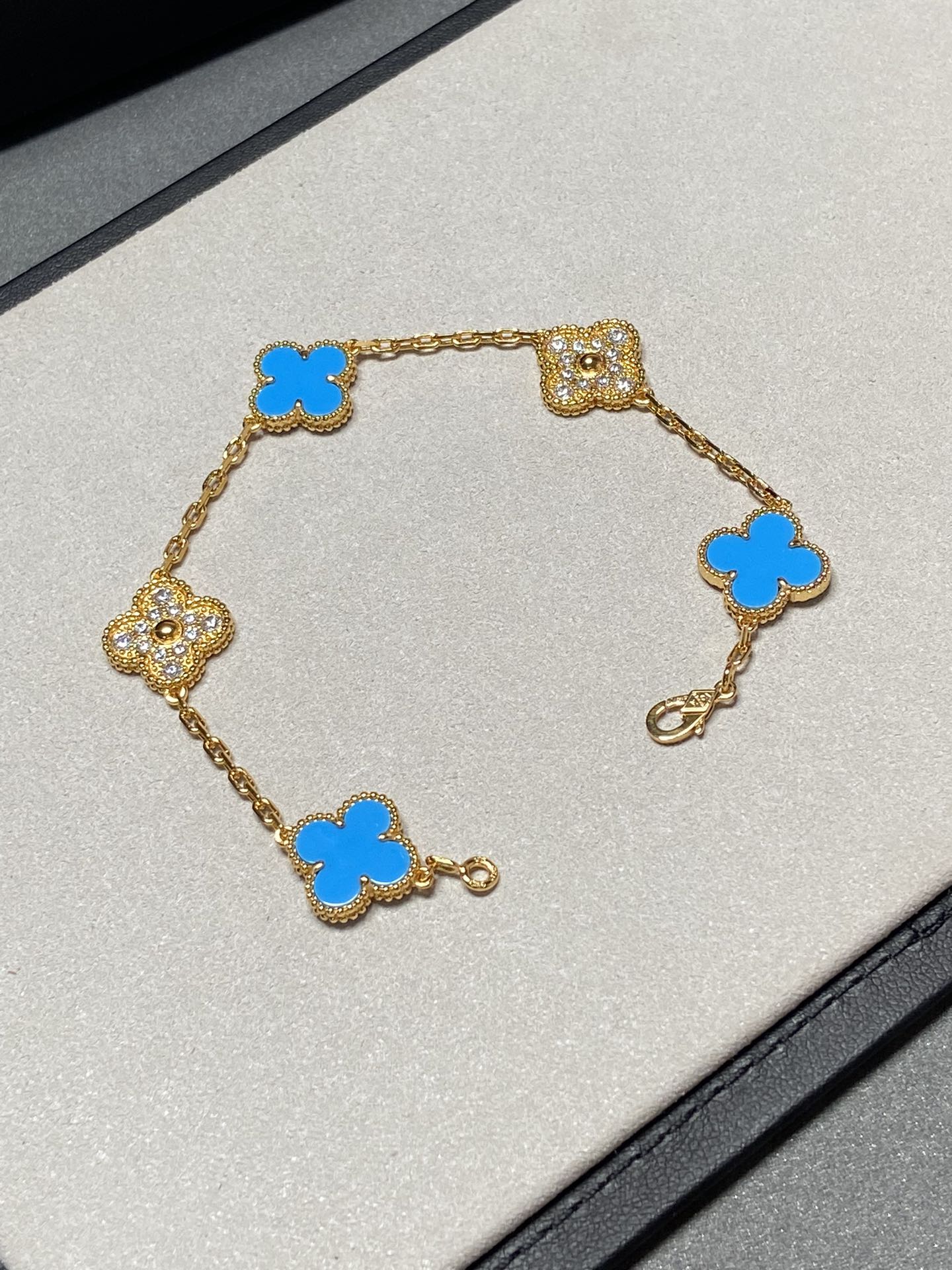 [Vellora Opalyn]CLOVER 5 MOTIF BLUE CHALCEDONY DIAMOND GOLD BRACELET