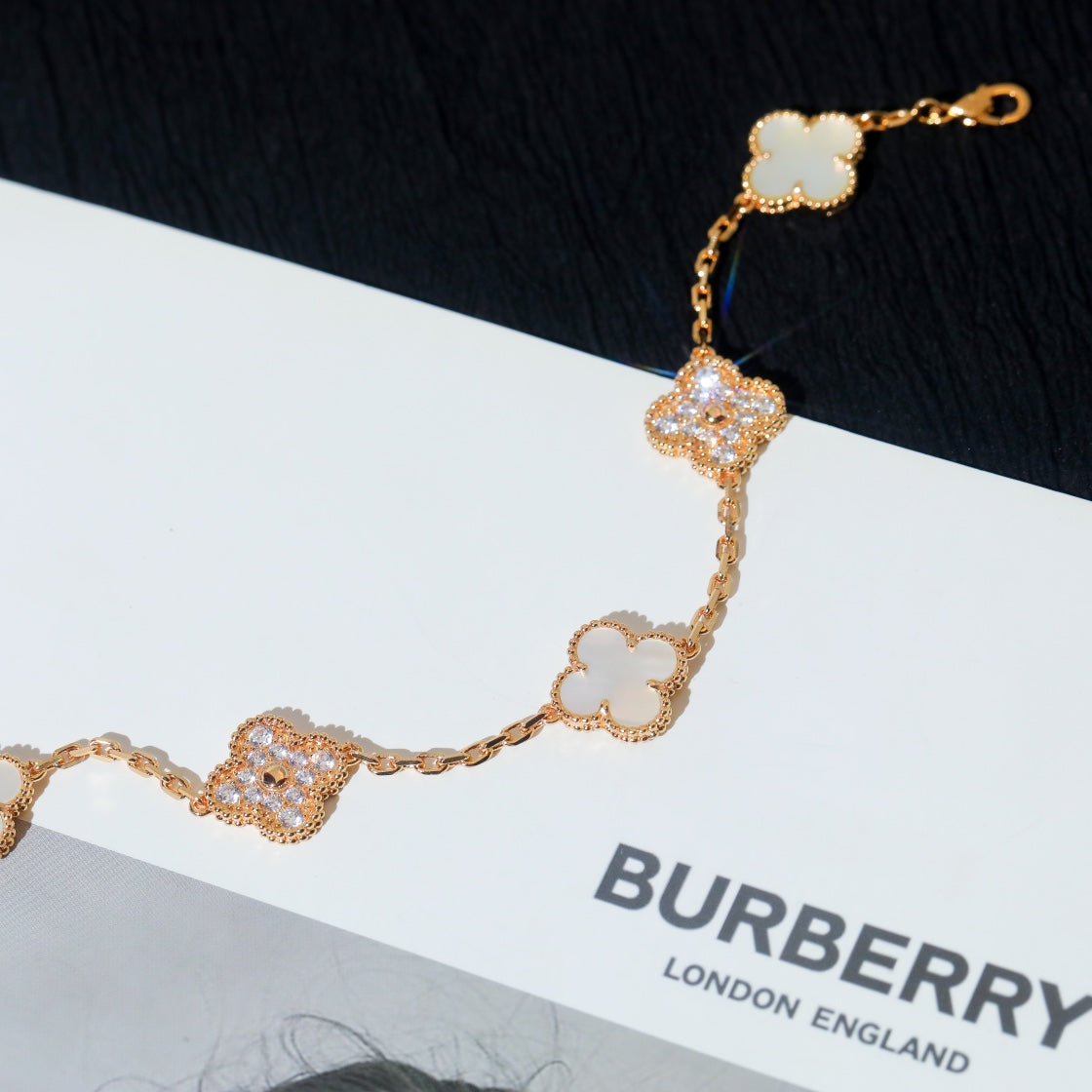 [Vellora Opalyn]CLOVER BRACELET 5 MOTIF WHITE MOP DIAMOND