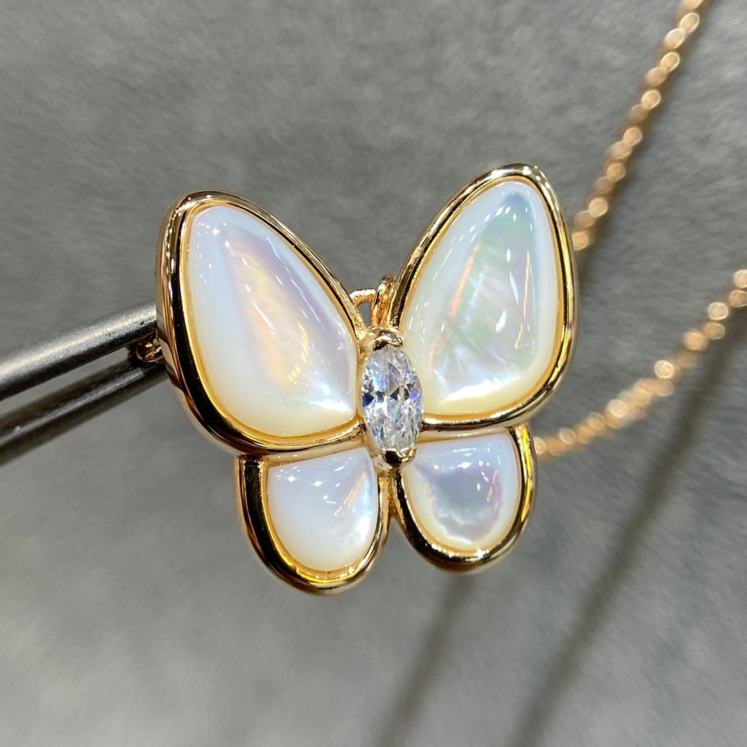 [Vellora Opalyn]BUTTERFLY MOP DIAMOND NECKLACE