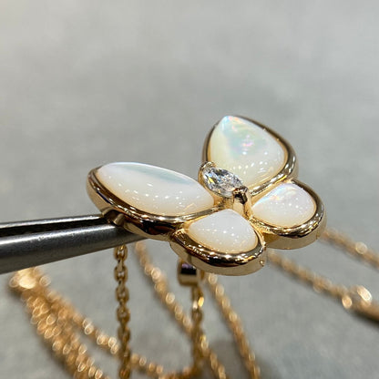 [Vellora Opalyn]BUTTERFLY MOP DIAMOND NECKLACE