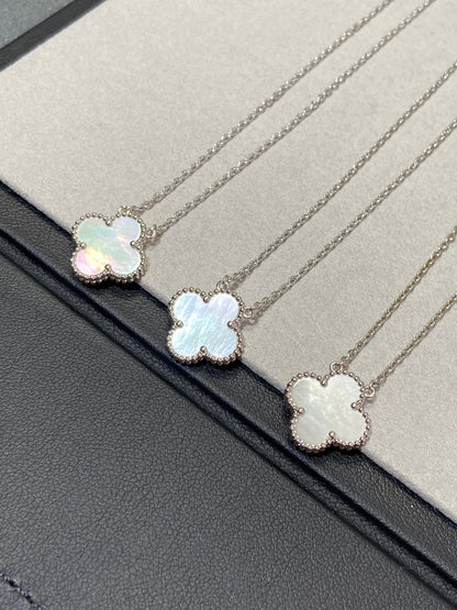 [Vellora Opalyn]CLOVER MEDIUM SILVER WHITE MOP NECKLACE