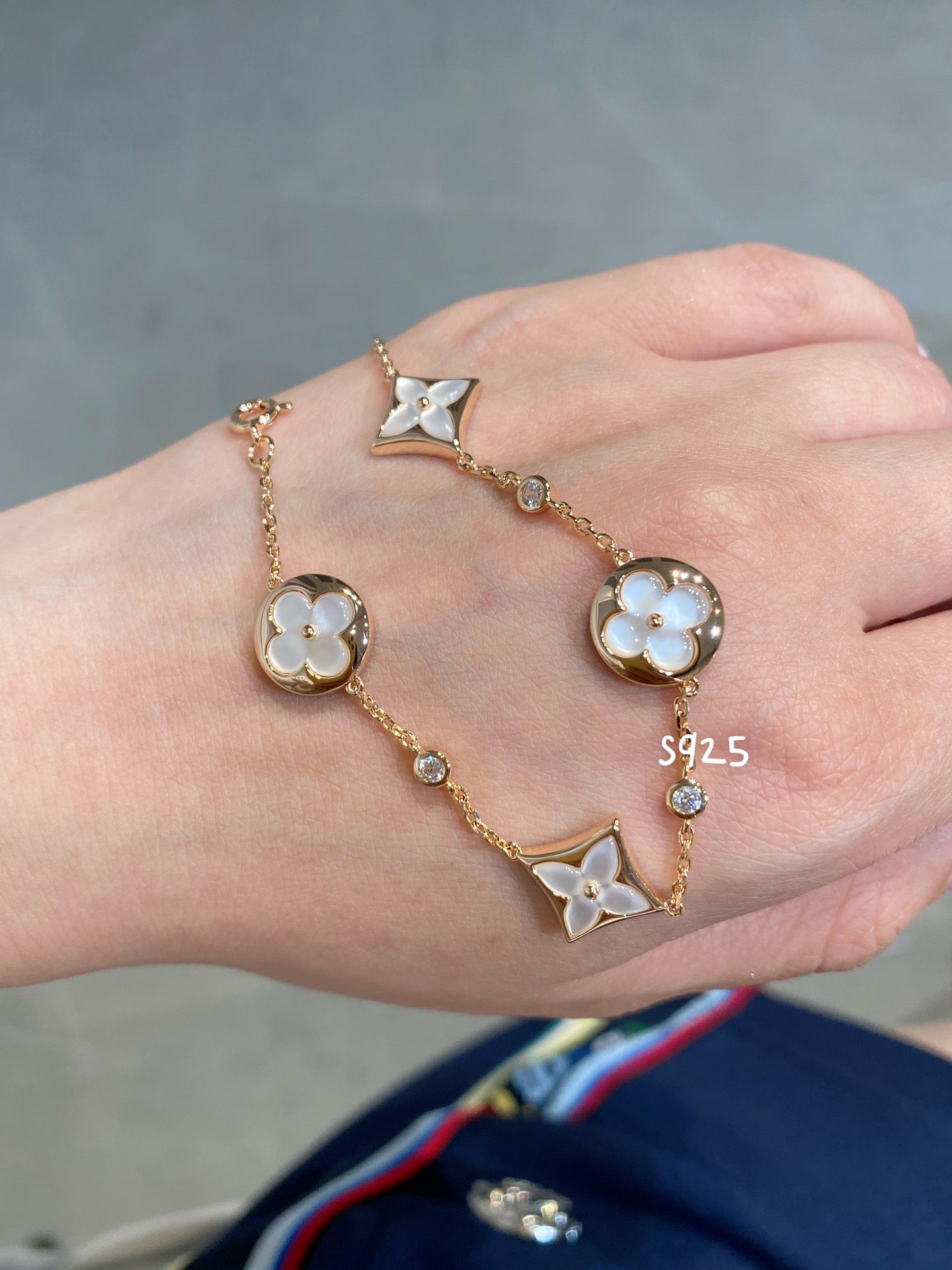 [Vellora Opalyn]STAR AND SUN 4 MOTIF WHITE MOP PINK GOLD BRACELET