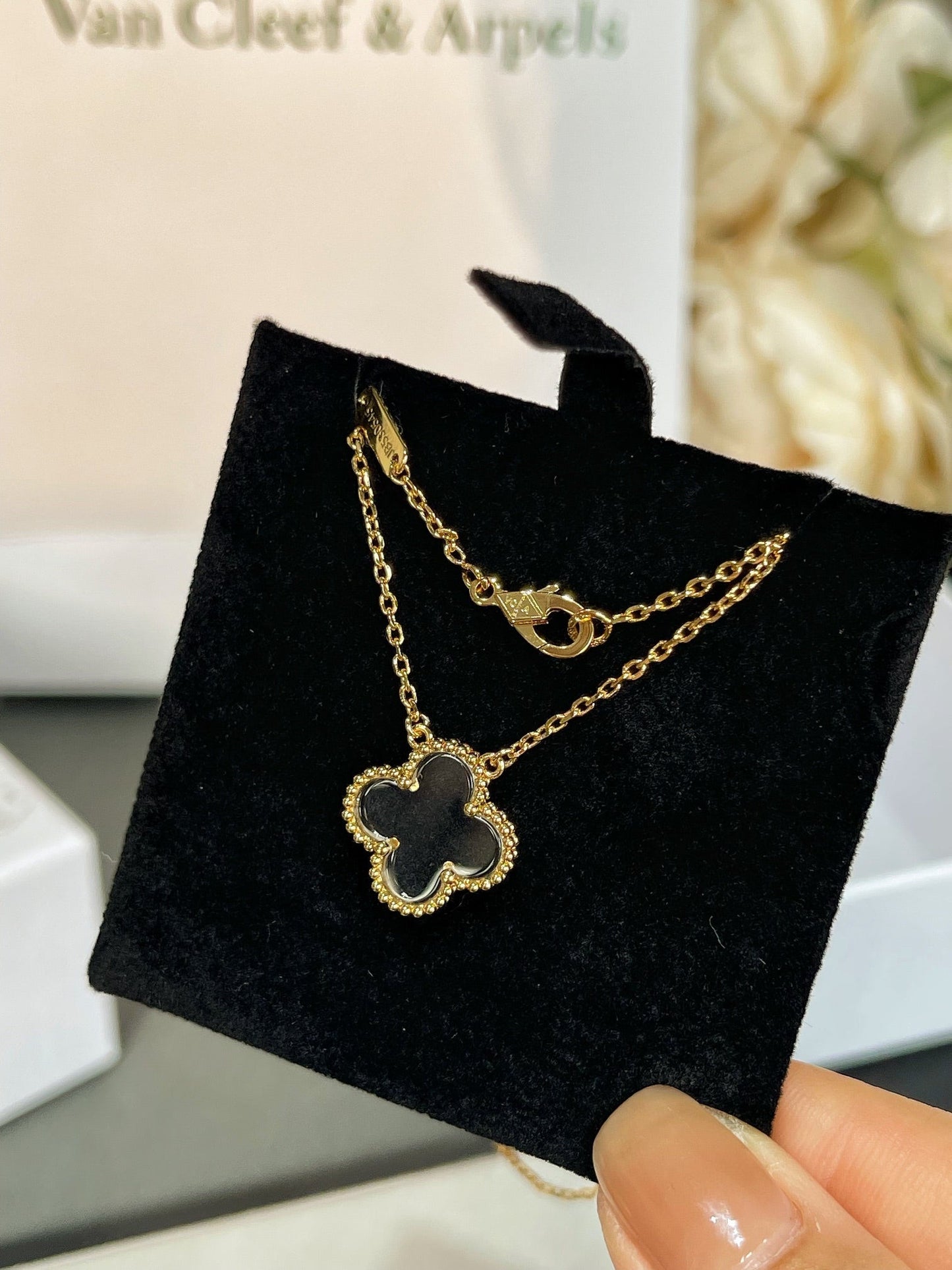[Vellora Opalyn]CLOVER ROCK CRYSTAL ROSE GOLD NECKLACE