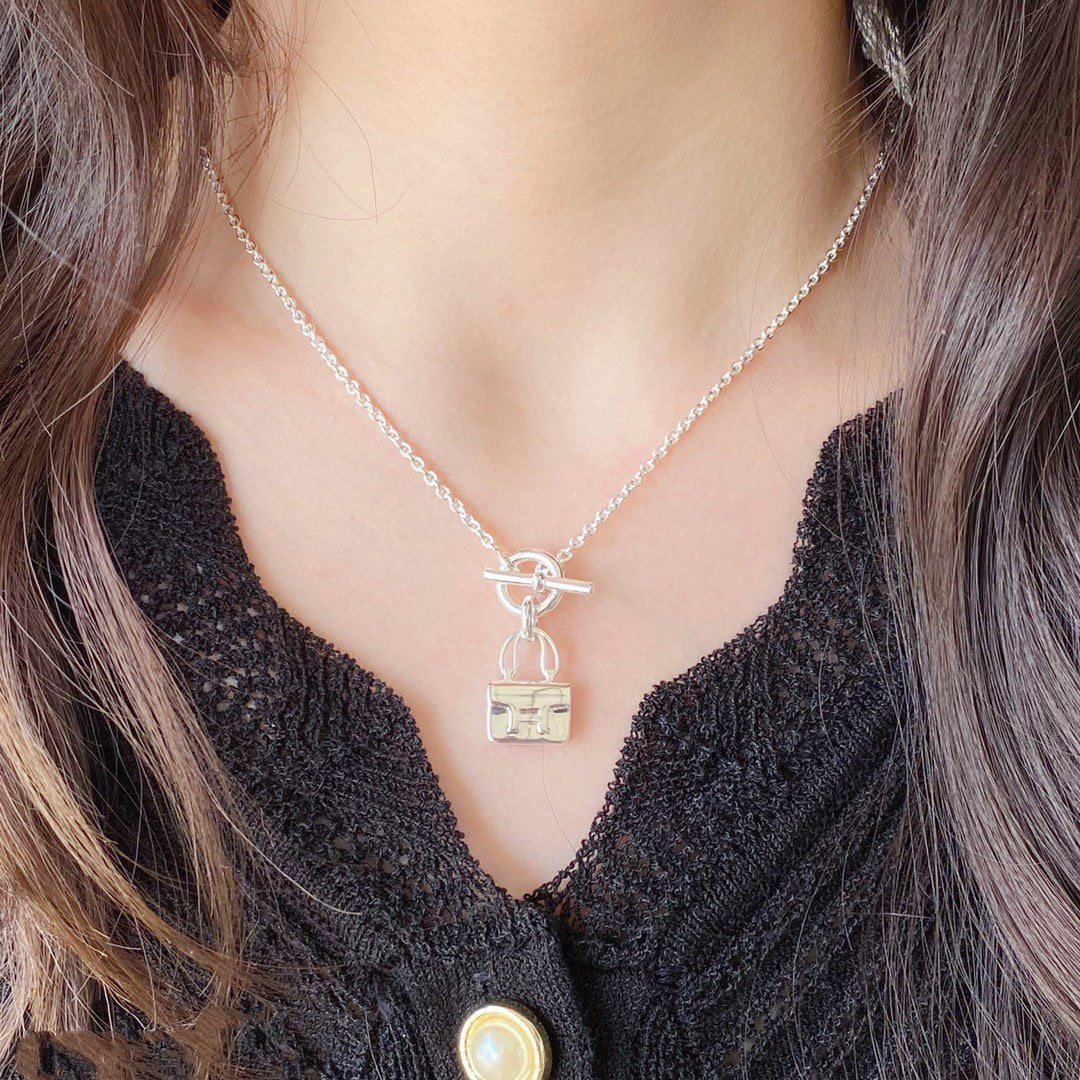[Vellora Opalyn]CONSTANCE PEDANT SILVER NECKLACE