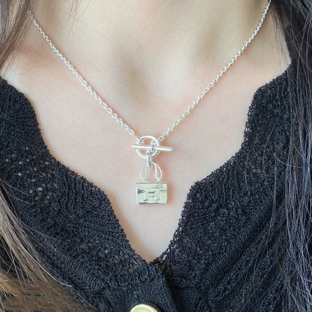 [Vellora Opalyn]CONSTANCE PEDANT SILVER NECKLACE