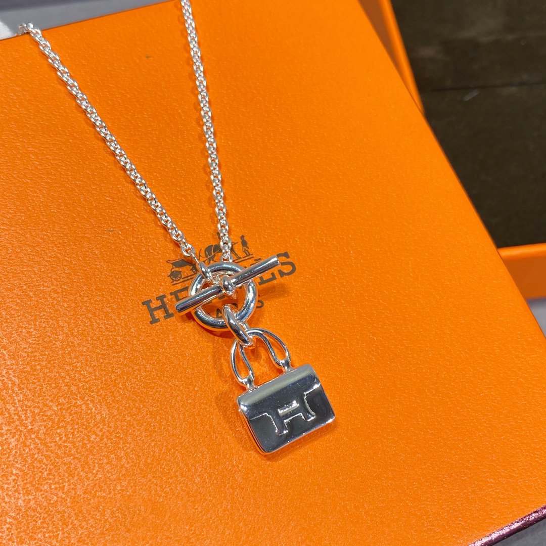 [Vellora Opalyn]CONSTANCE PEDANT SILVER NECKLACE